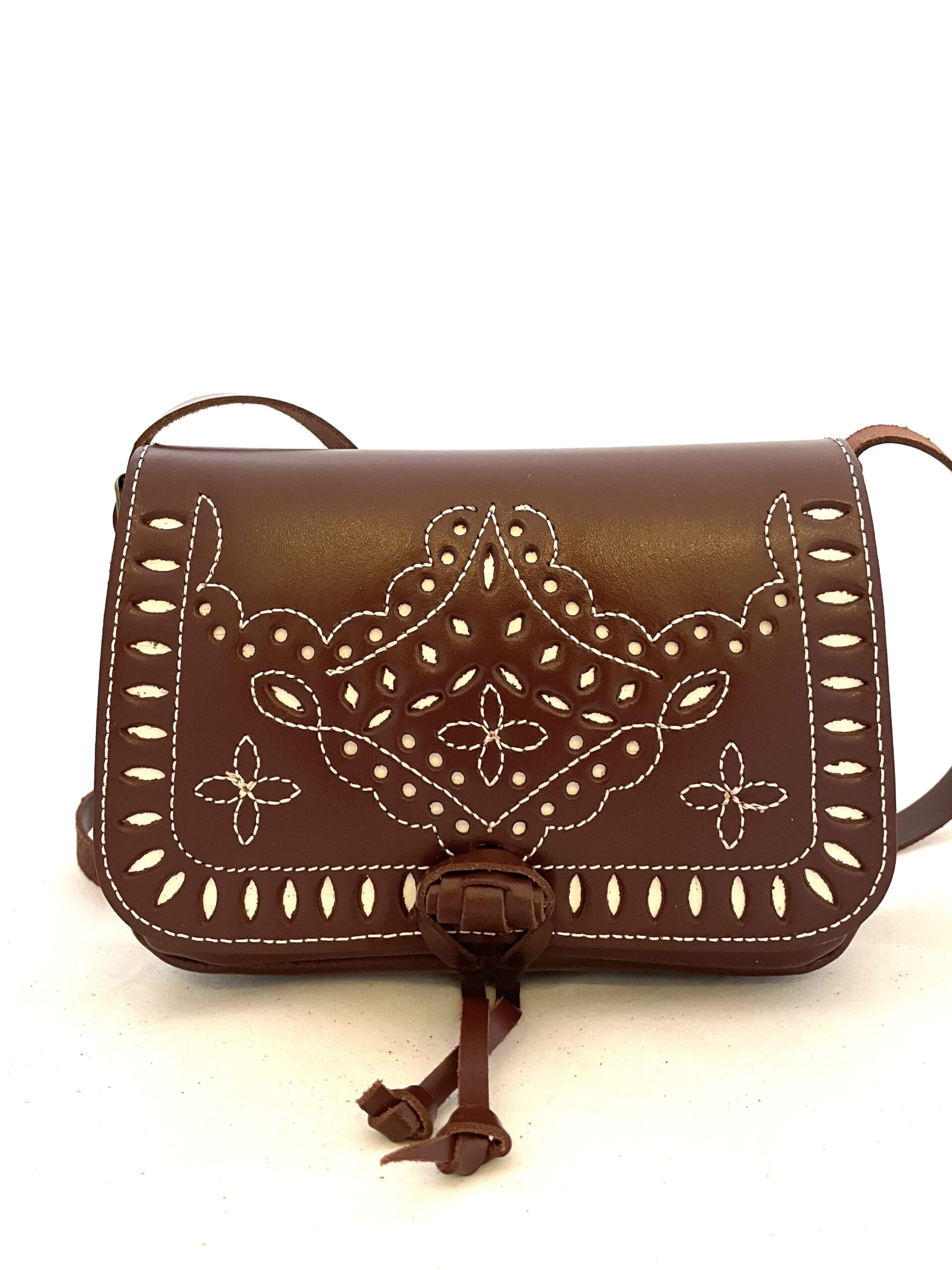 Bolso Bandolera Cuero Tres Flores. - cuero