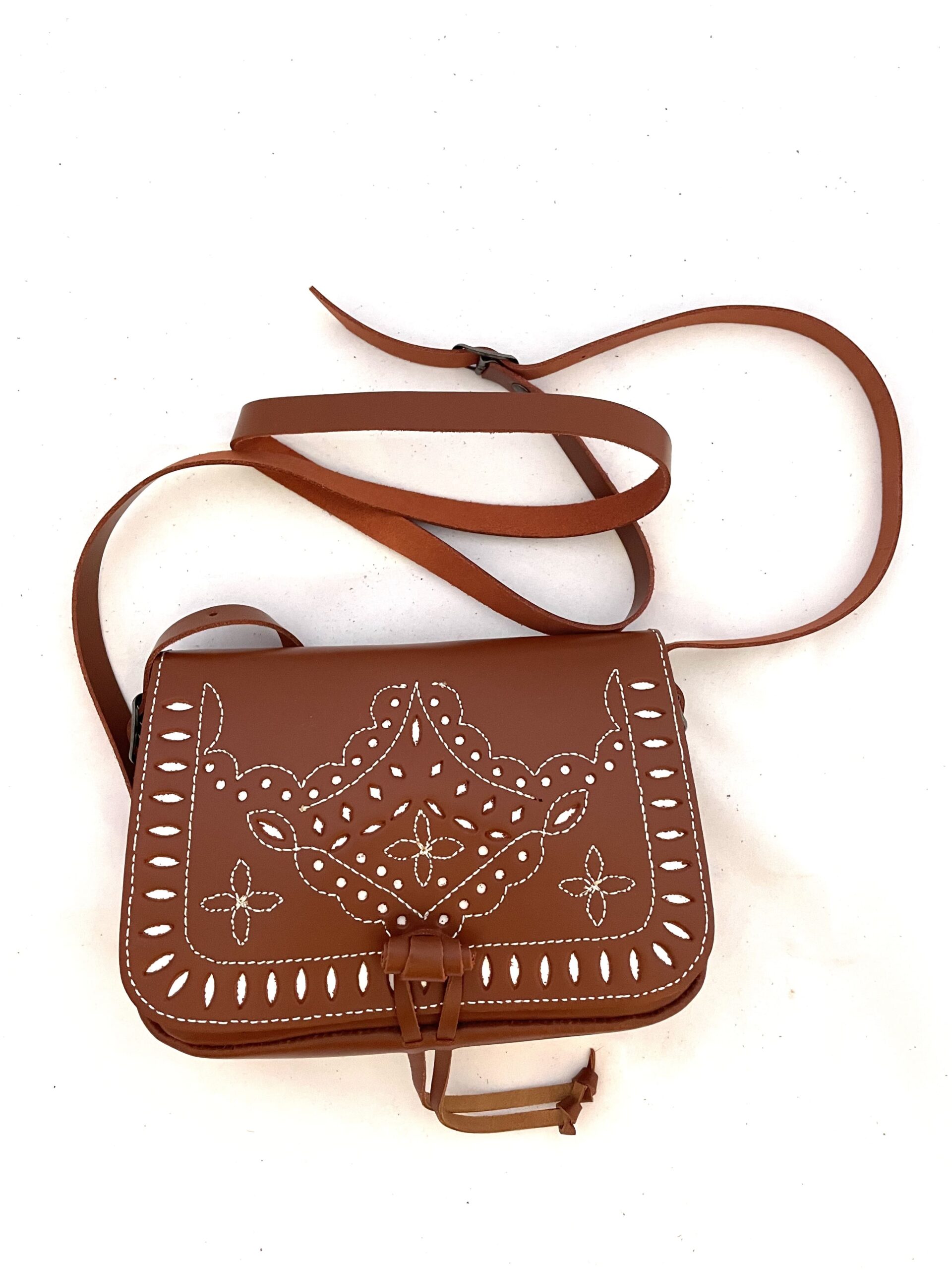 Bolso Bandolera Cuero Tres Flores. - cuero