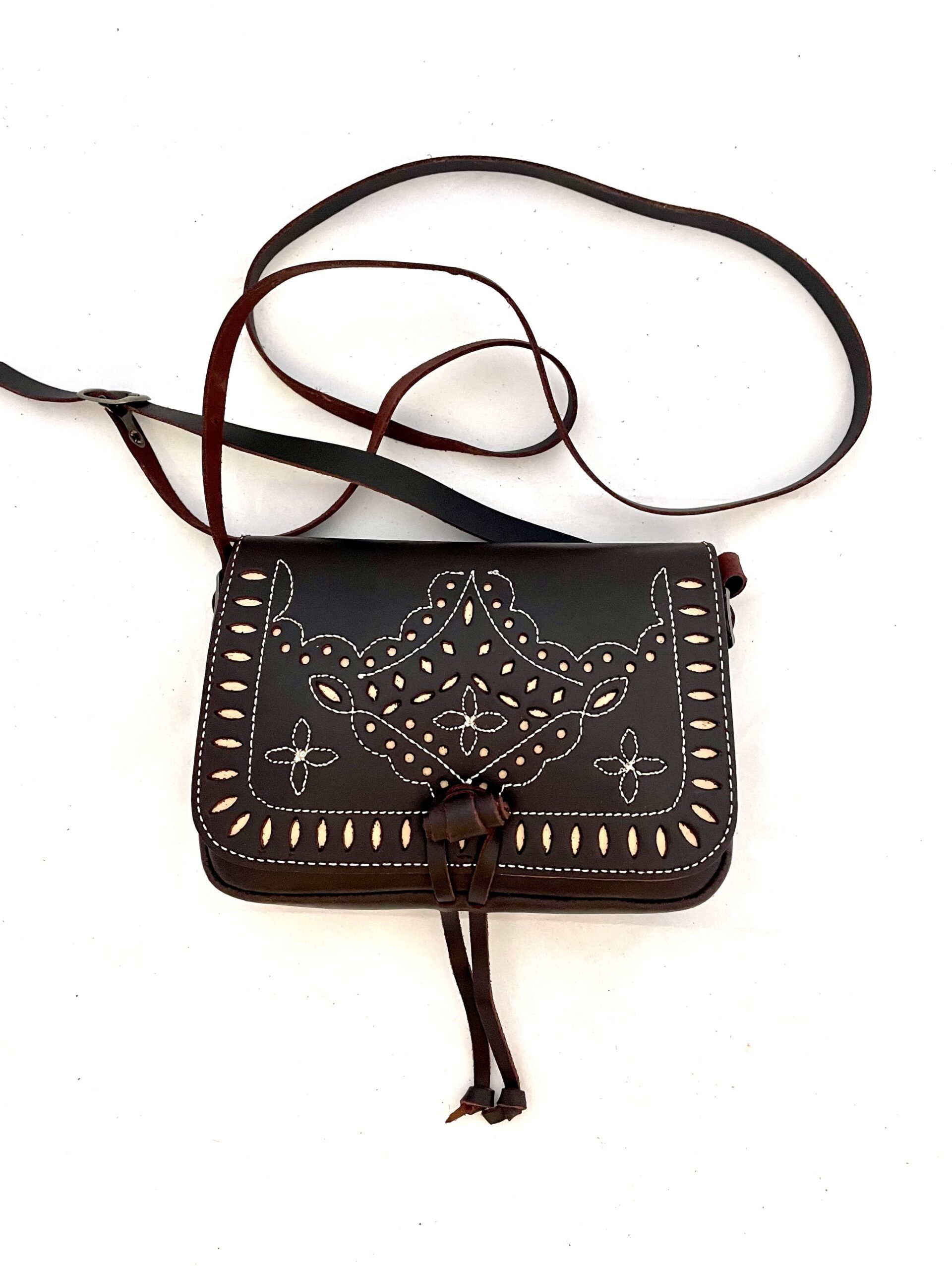 Bolso Bandolera Cuero Tres Flores. - cuero