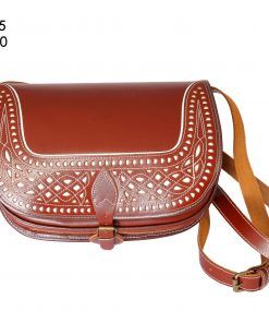 Bolso de piel bandolera con solapa picada