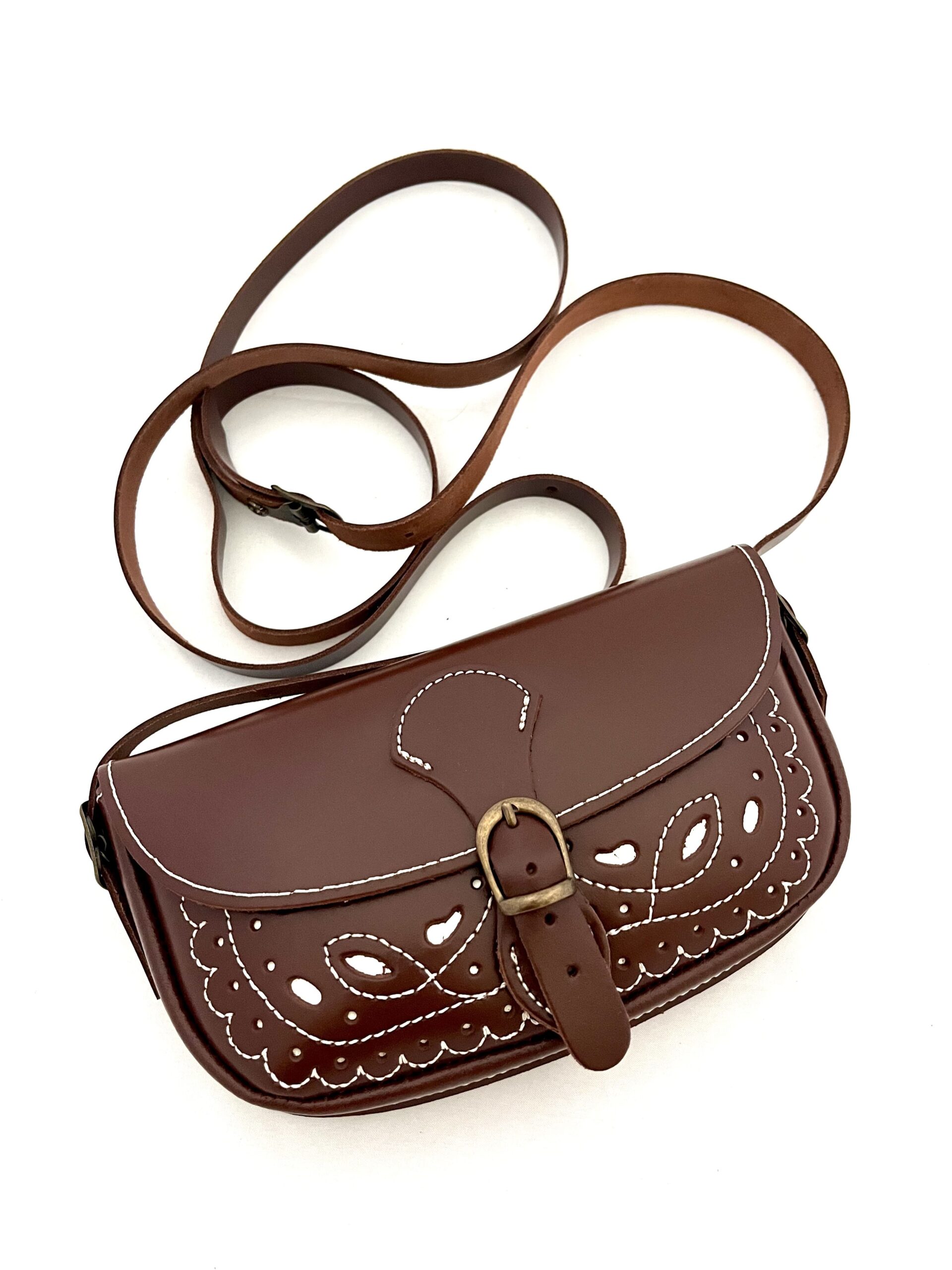 Bolso de Piel Rociero Picado con Hebilla