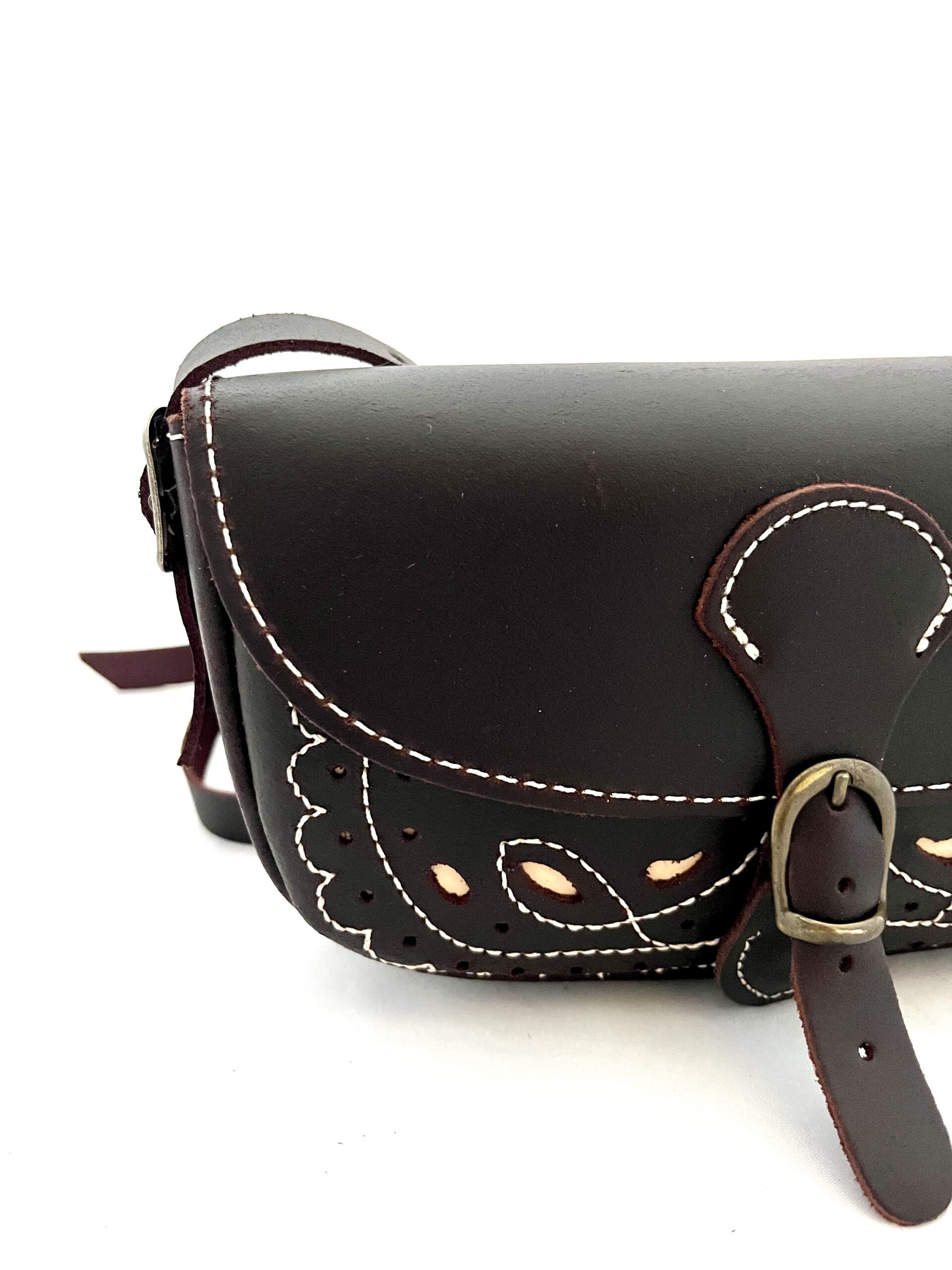 Bolso de Piel Rociero Picado con Hebilla