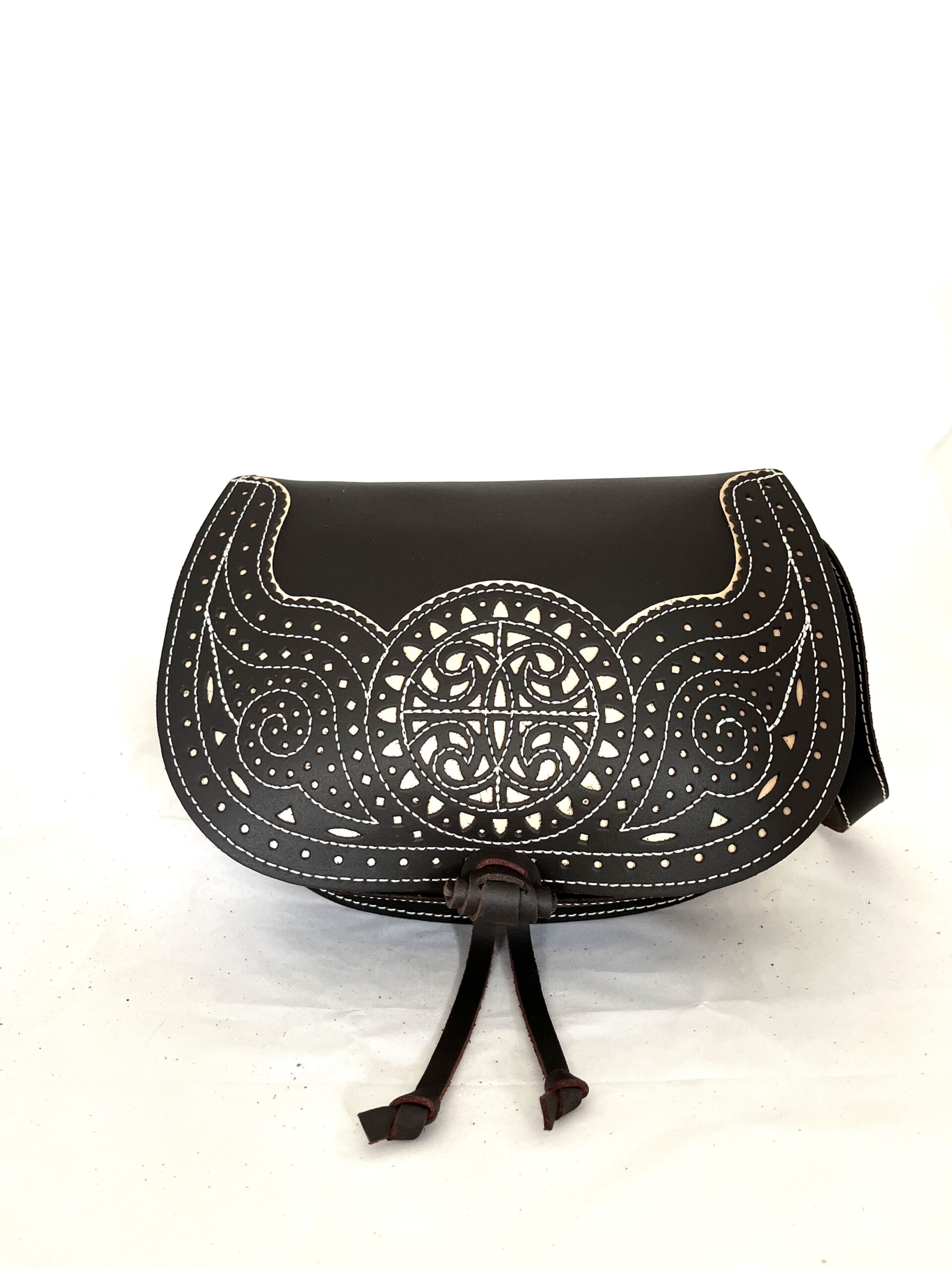 Bolso Media Luna Picado de Cuero