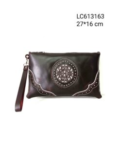 Cartera de mano en piel picada