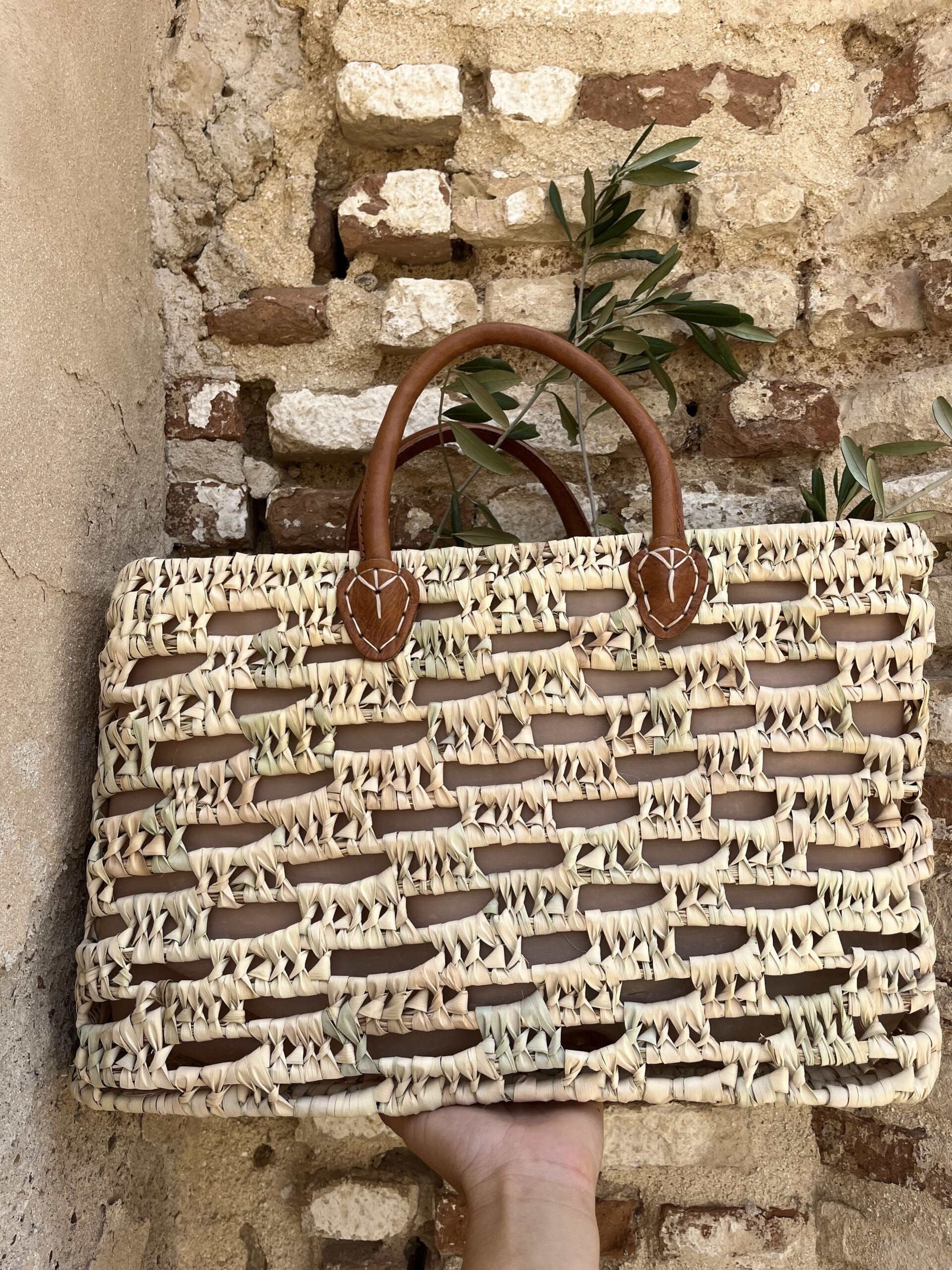 Cesta de Mimbre Cuadrada con Asa Corta de Cuero